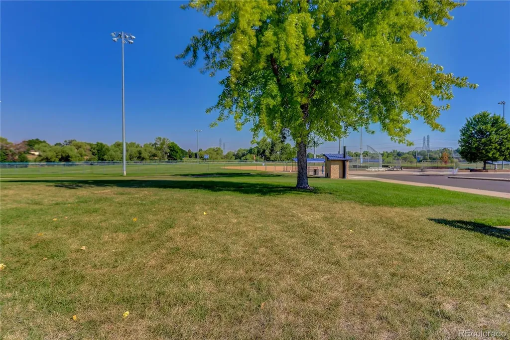 2082 S Helena Street Aurora CO 80013