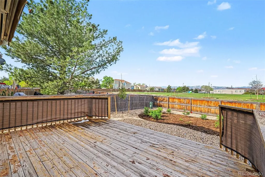 10411 Hyacinth Street Littleton CO 80129