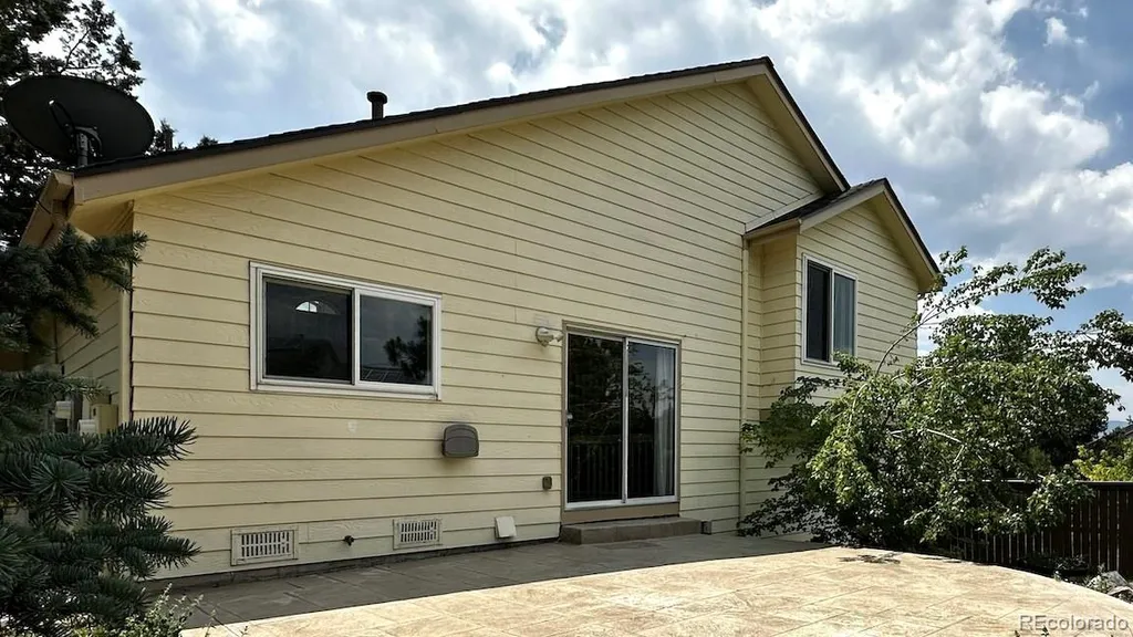 841 Thames Street Highlands Ranch CO 80126