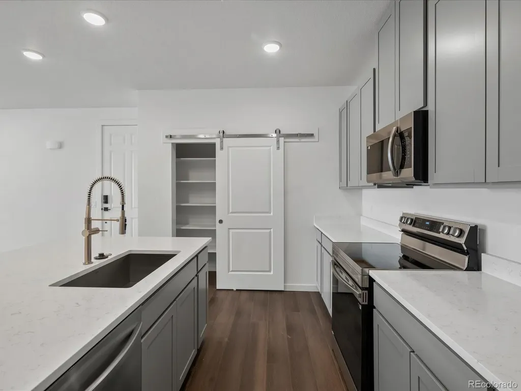 6153 N Ceylon Street Denver CO 80249