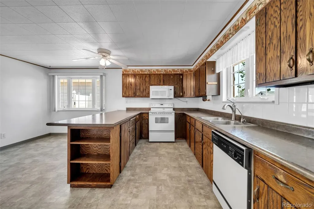 355 E Woodward Avenue Keenesburg CO 80643