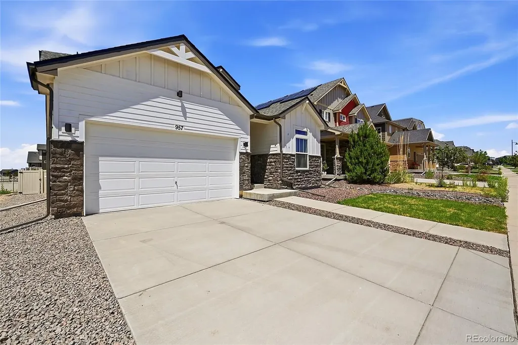 957 Highlands Circle Erie CO 80516