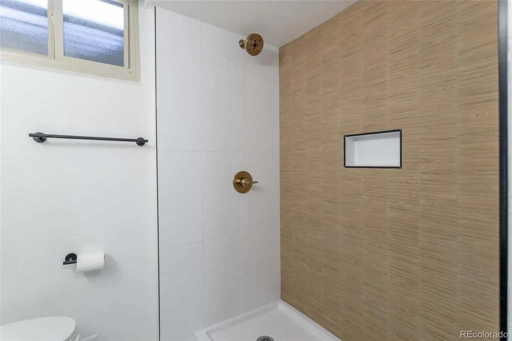 1532 S Grape Street Denver CO 80222