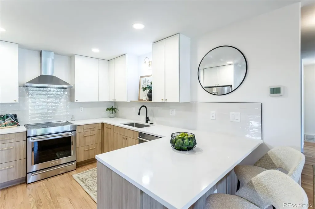 1532 S Grape Street Denver CO 80222