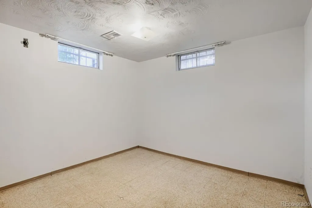3024 W Scott Place Denver CO 80211