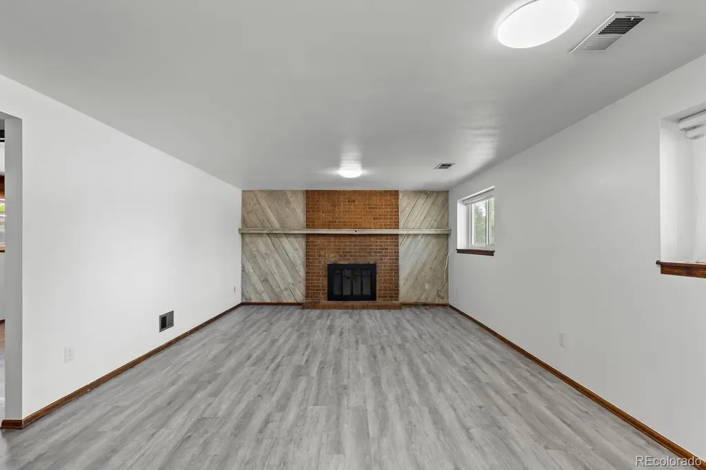 659 S Newark Court Aurora CO 80012