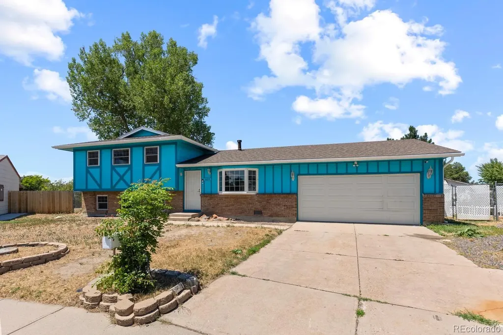 659 S Newark Court Aurora CO 80012