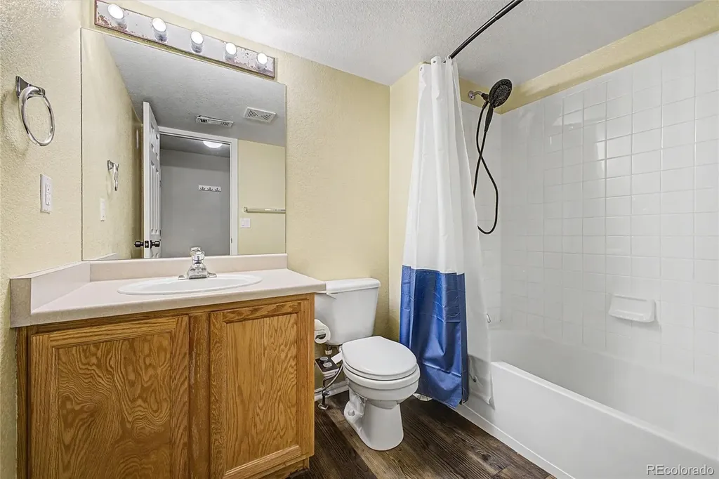 1415 S Dayton Court Denver CO 80247