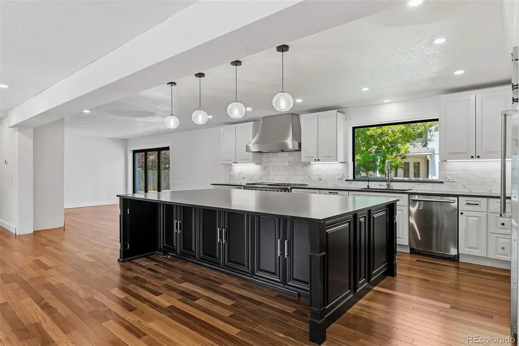 5557 S Hillside Street Greenwood Village CO 80111