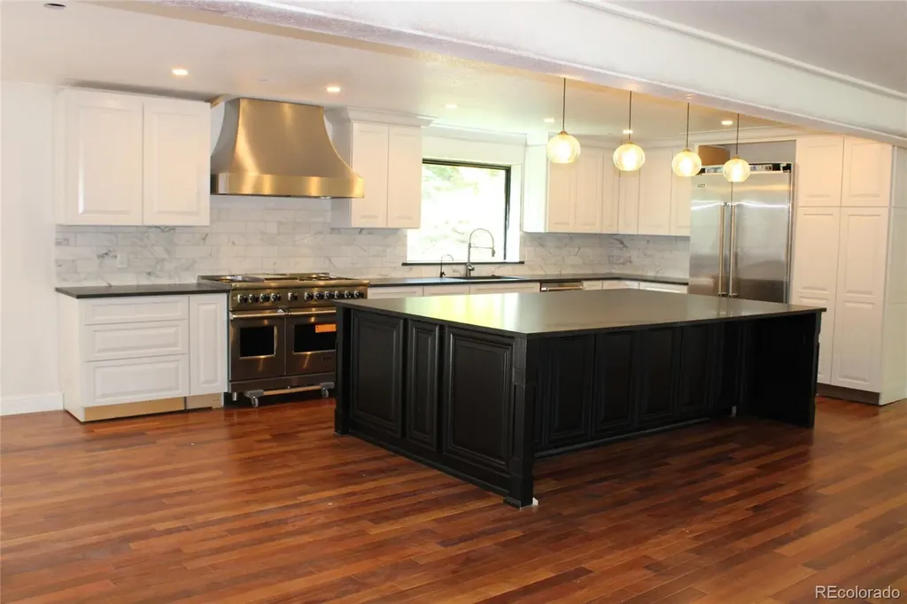 5557 S Hillside Street Greenwood Village CO 80111