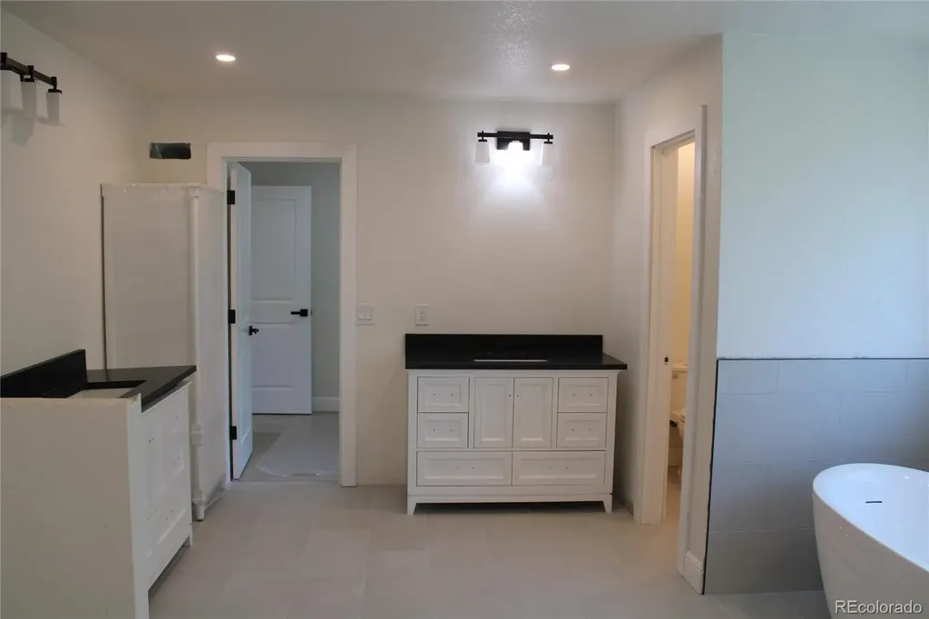 5557 S Hillside Street Greenwood Village CO 80111