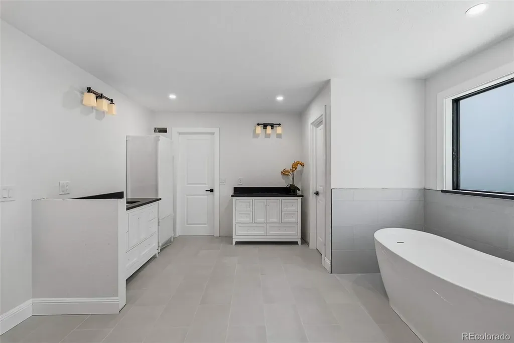 5557 S Hillside Street Greenwood Village CO 80111