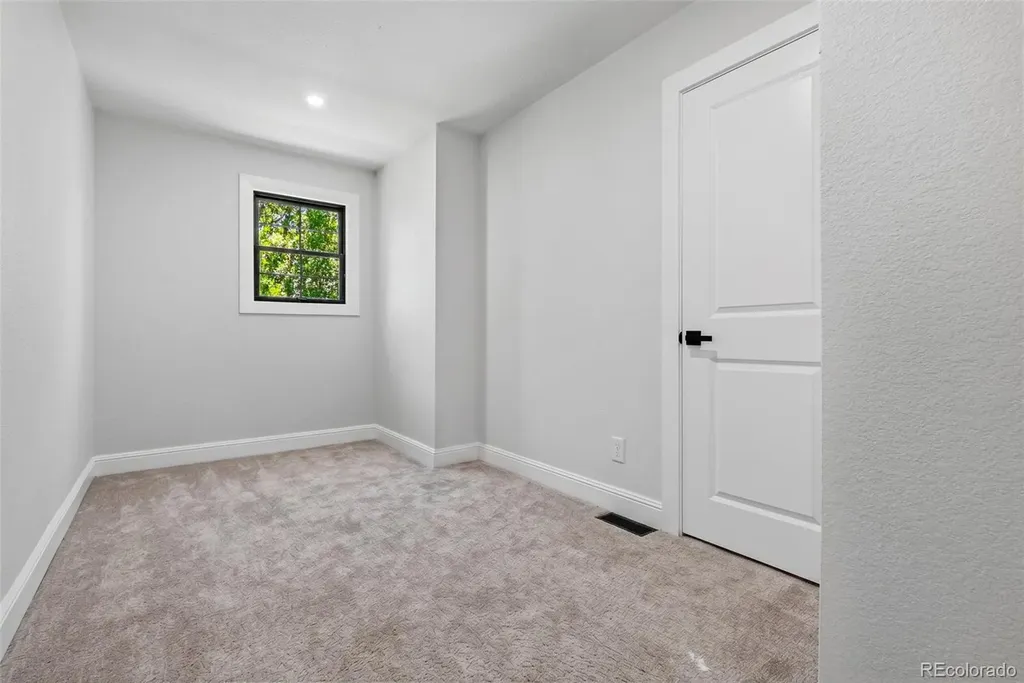 5557 S Hillside Street Greenwood Village CO 80111