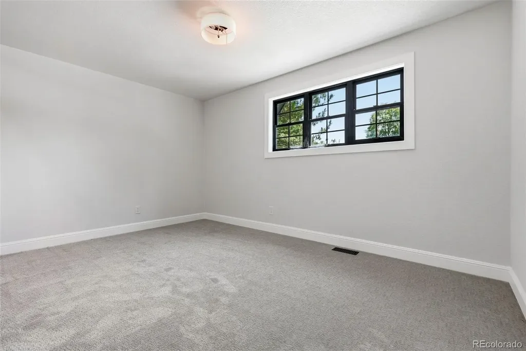 5557 S Hillside Street Greenwood Village CO 80111