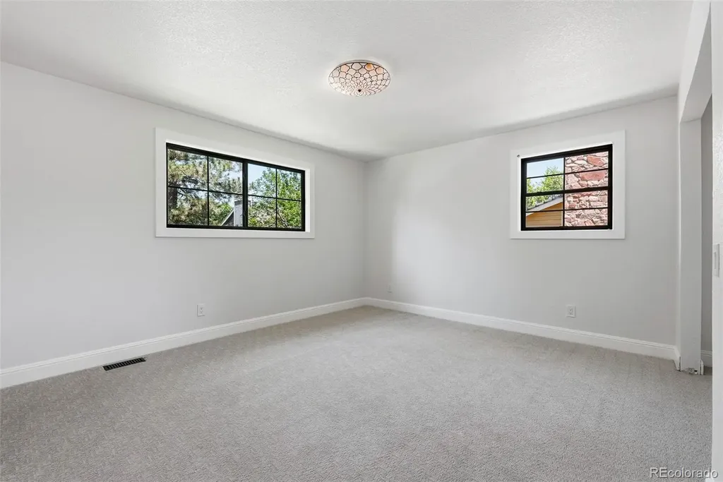 5557 S Hillside Street Greenwood Village CO 80111
