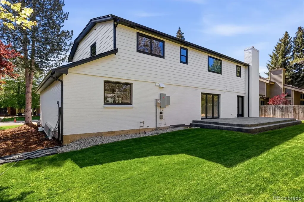 5557 S Hillside Street Greenwood Village CO 80111