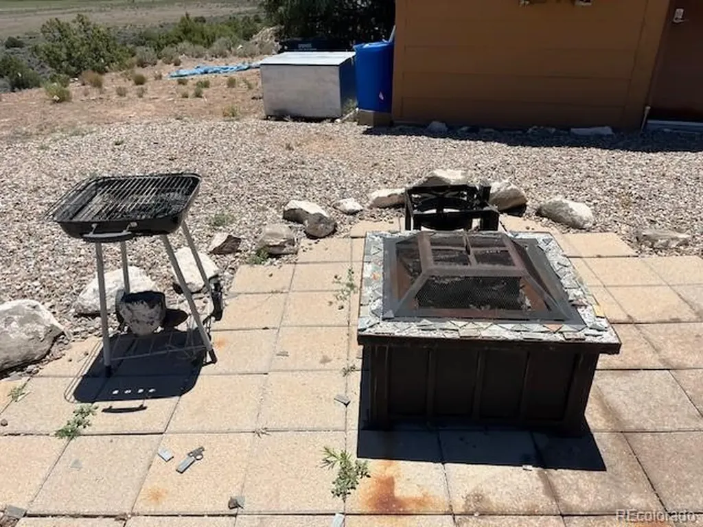 6445 Shoreline Drive San Luis CO 81152