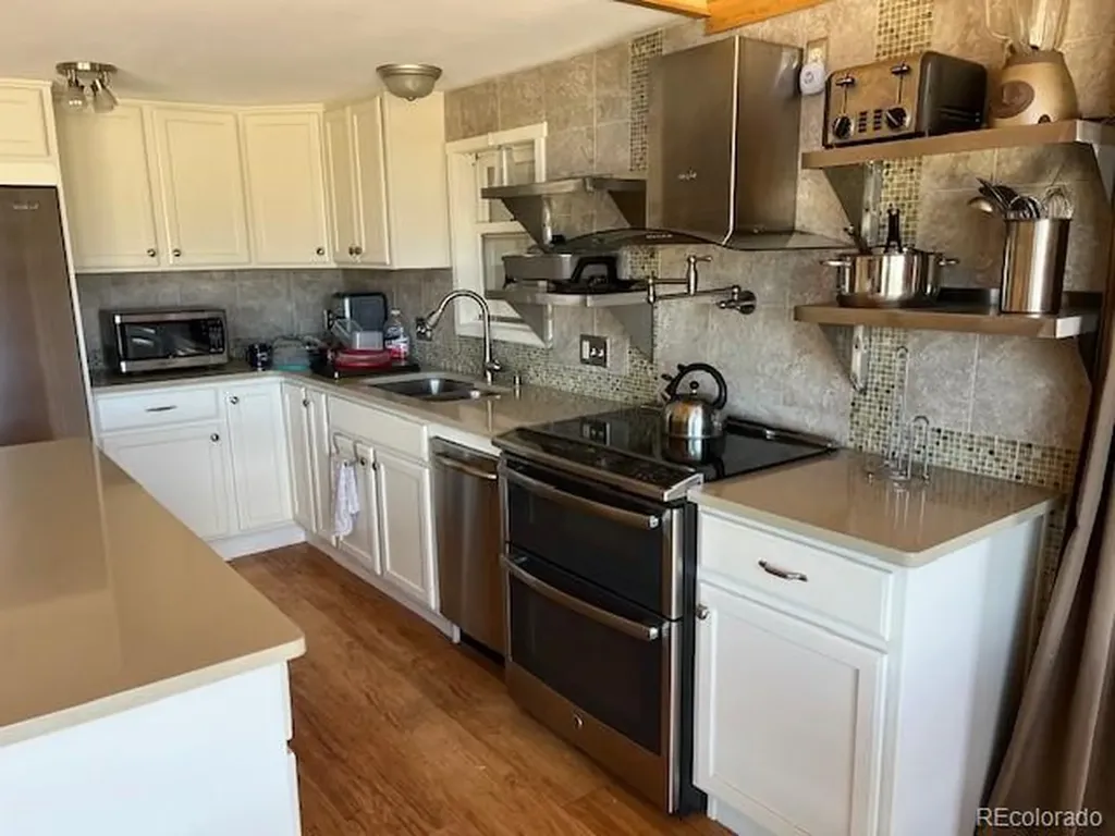 6445 Shoreline Drive San Luis CO 81152