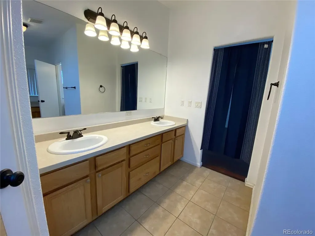 611 W 4th Avenue Denver CO 80223