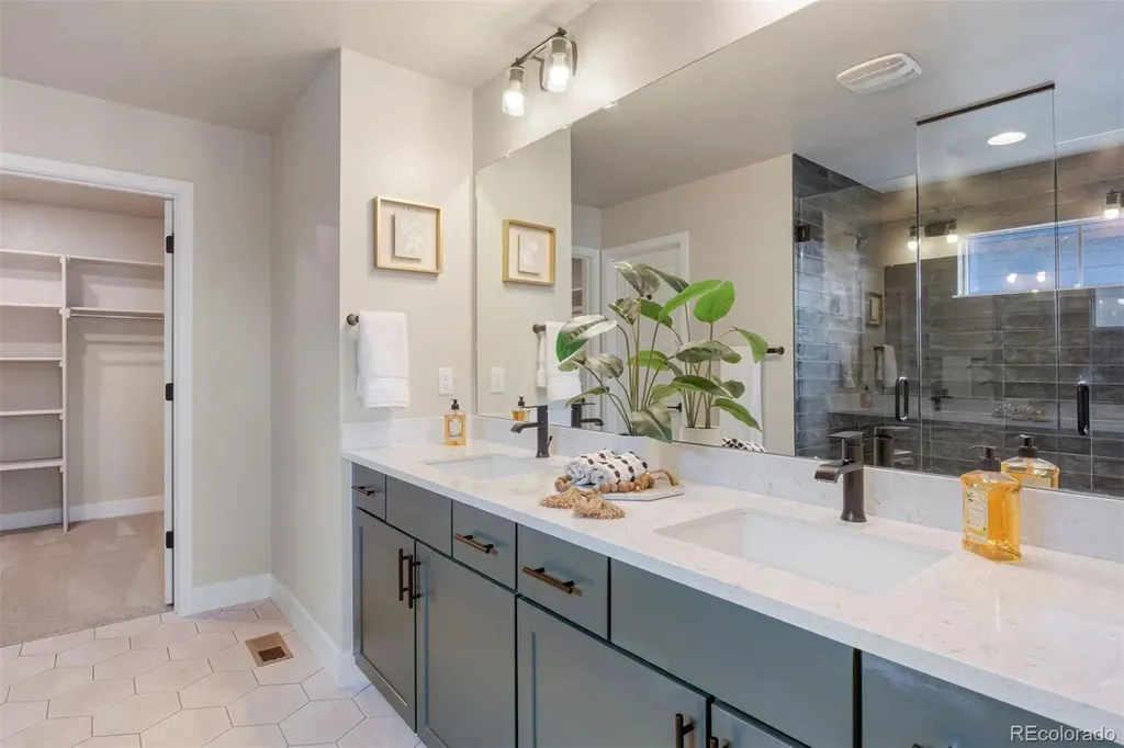 1556 Stablecross Drive Castle Pines CO 80108