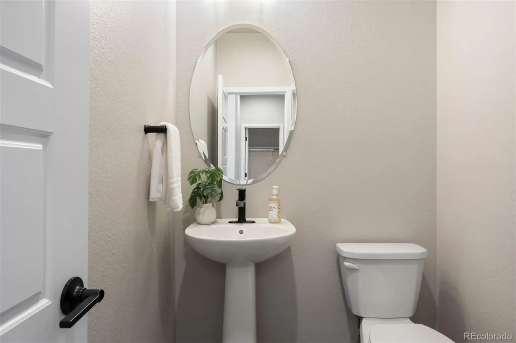 1556 Stablecross Drive Castle Pines CO 80108