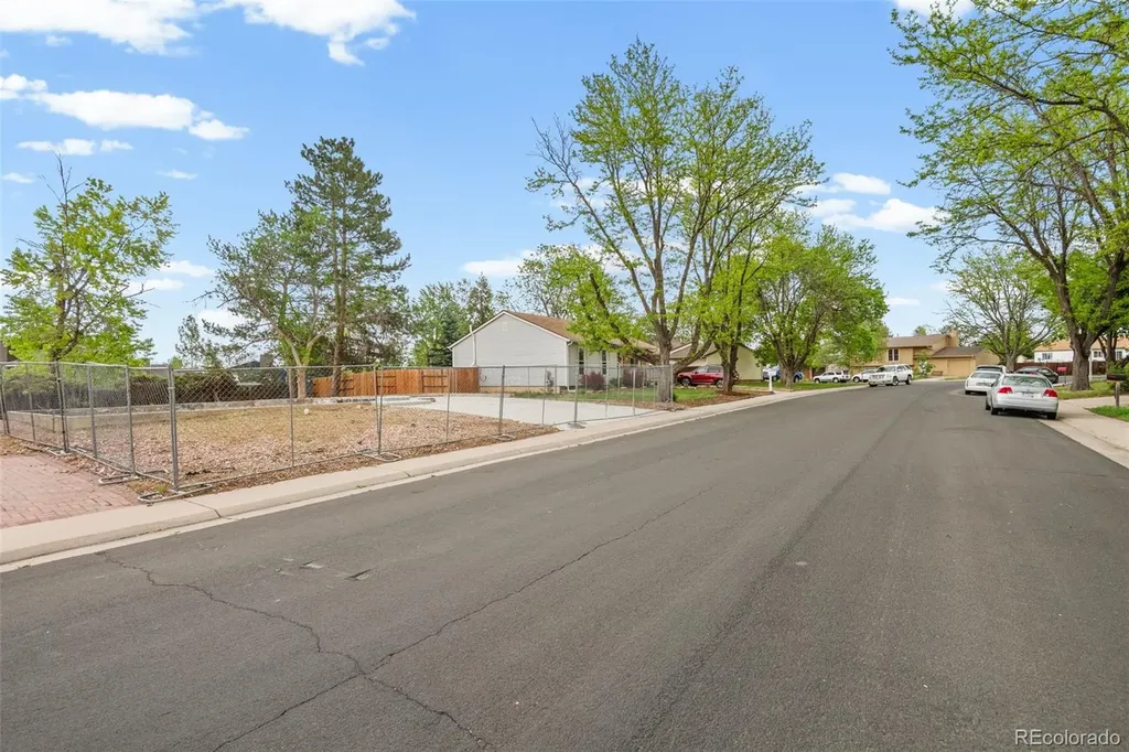 1860 S Truckee Way Aurora CO 80017