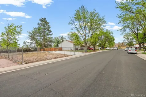 1860 S Truckee Way Aurora CO 80017