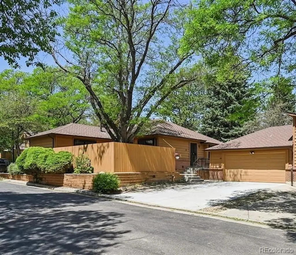 82 S Eagle Circle Aurora CO 80012
