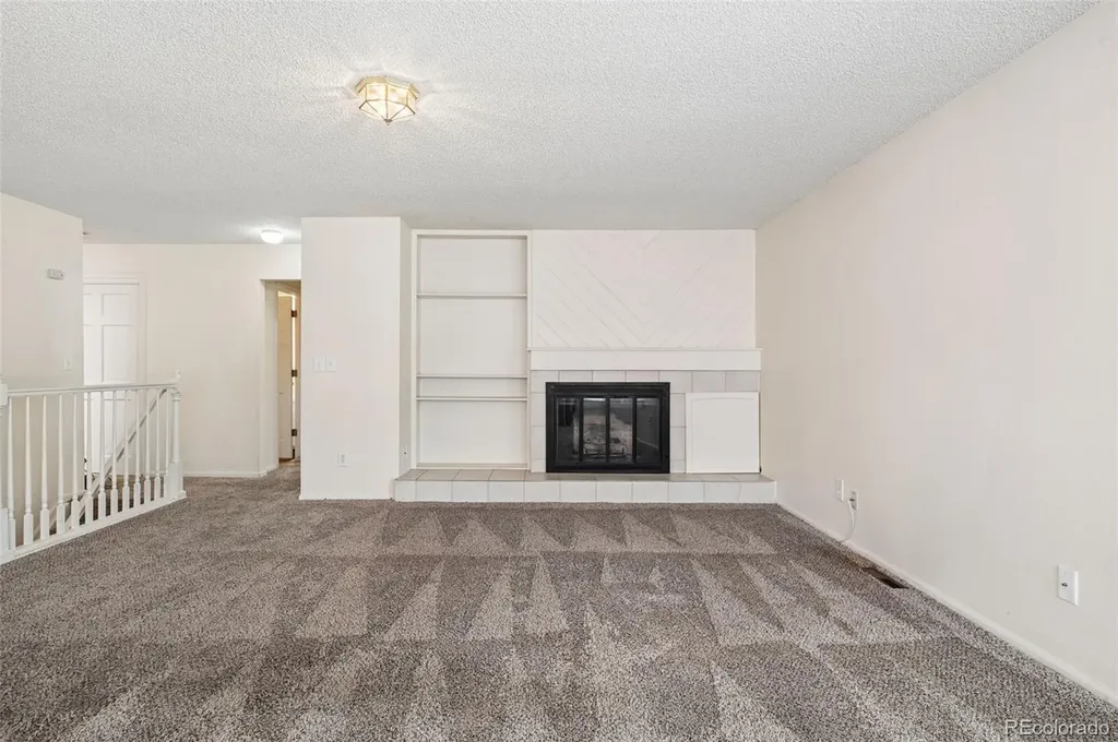 82 S Eagle Circle Aurora CO 80012