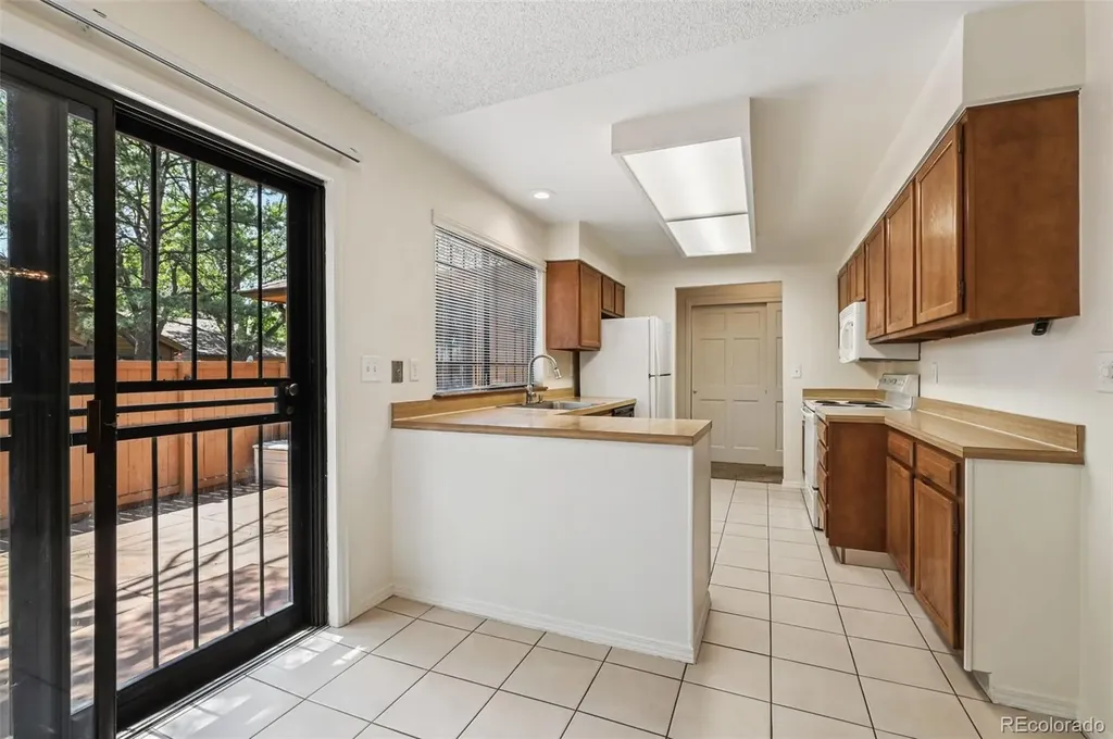 82 S Eagle Circle Aurora CO 80012