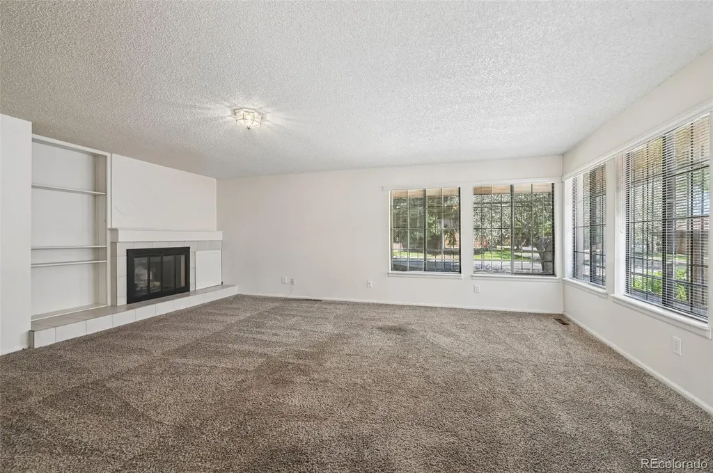 82 S Eagle Circle Aurora CO 80012
