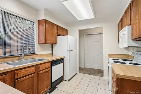 82 S Eagle Circle Aurora CO 80012