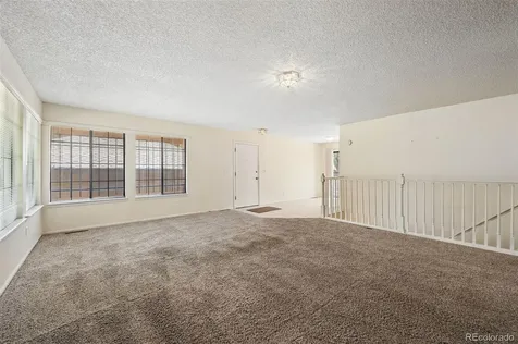 82 S Eagle Circle Aurora CO 80012