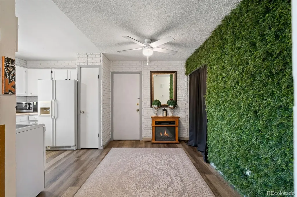 1927 Cathay Court Aurora CO 80011