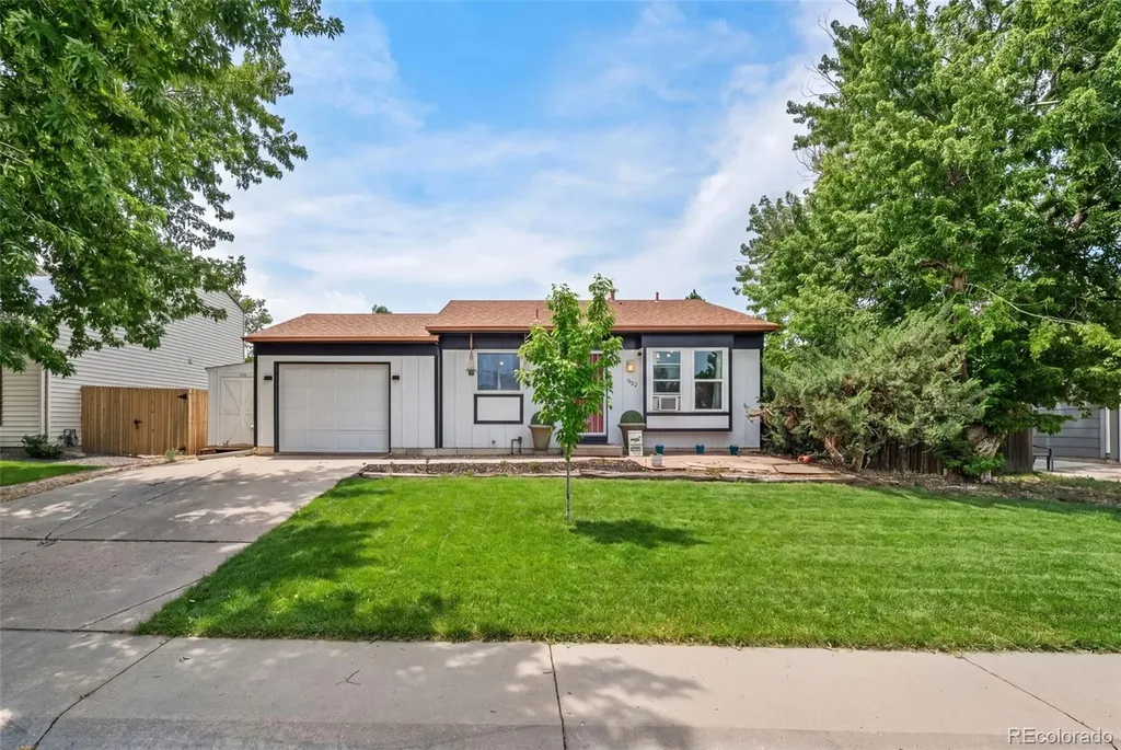 1927 Cathay Court Aurora CO 80011