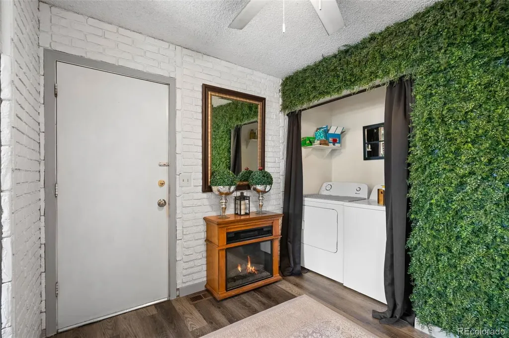 1927 Cathay Court Aurora CO 80011