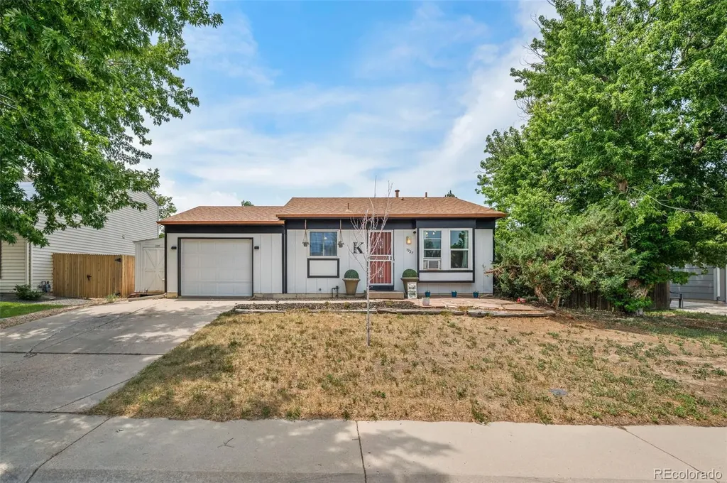 1927 Cathay Court Aurora CO 80011