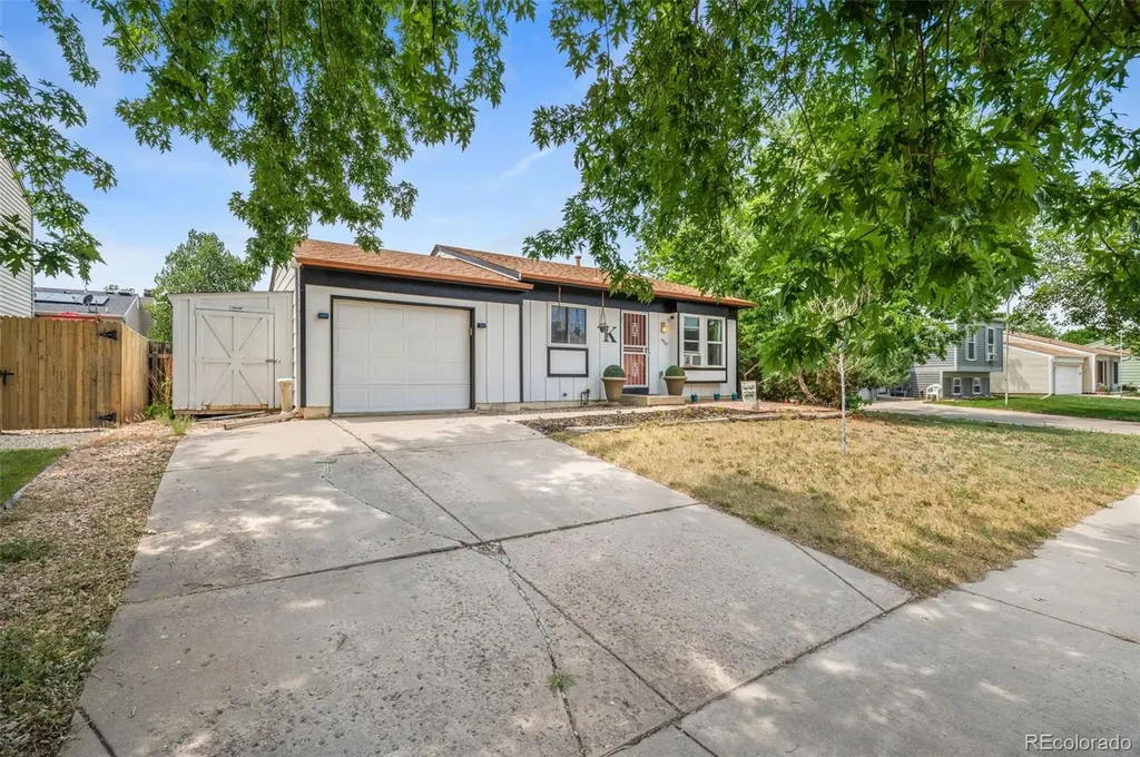 1927 Cathay Court Aurora CO 80011