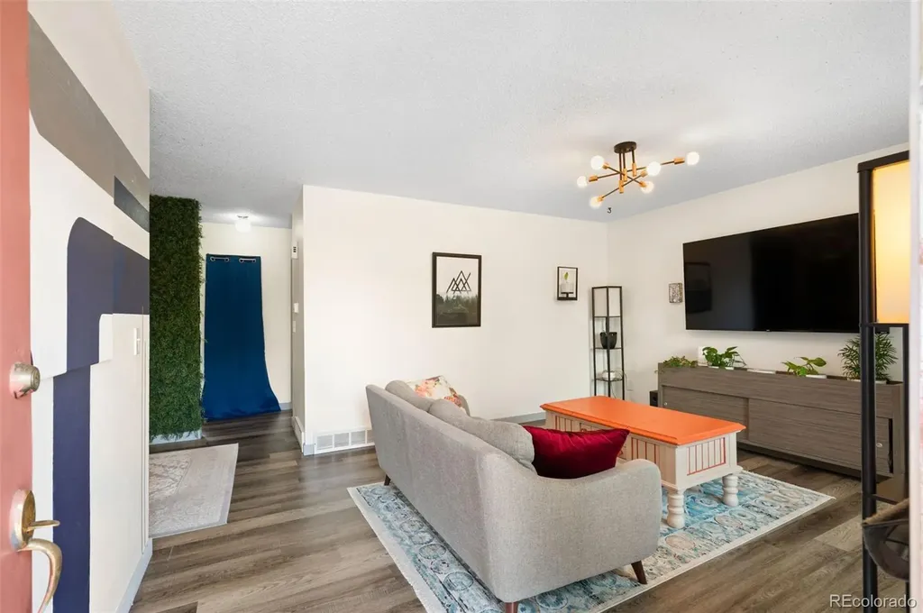 1927 Cathay Court Aurora CO 80011