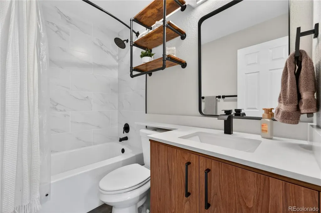 22104 E Belleview Lane Aurora CO 80015