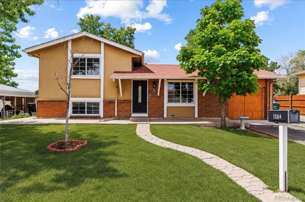 1364 Nueva Vista Drive Denver CO 80229