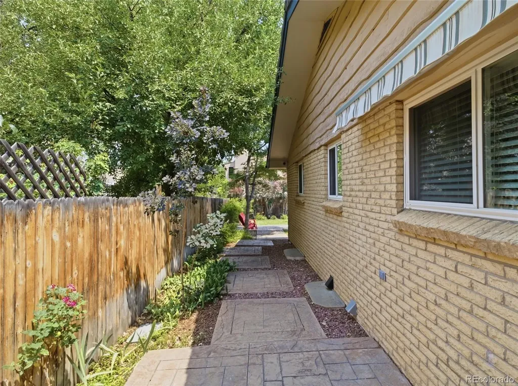 6651 E Ithaca Place Denver CO 80237