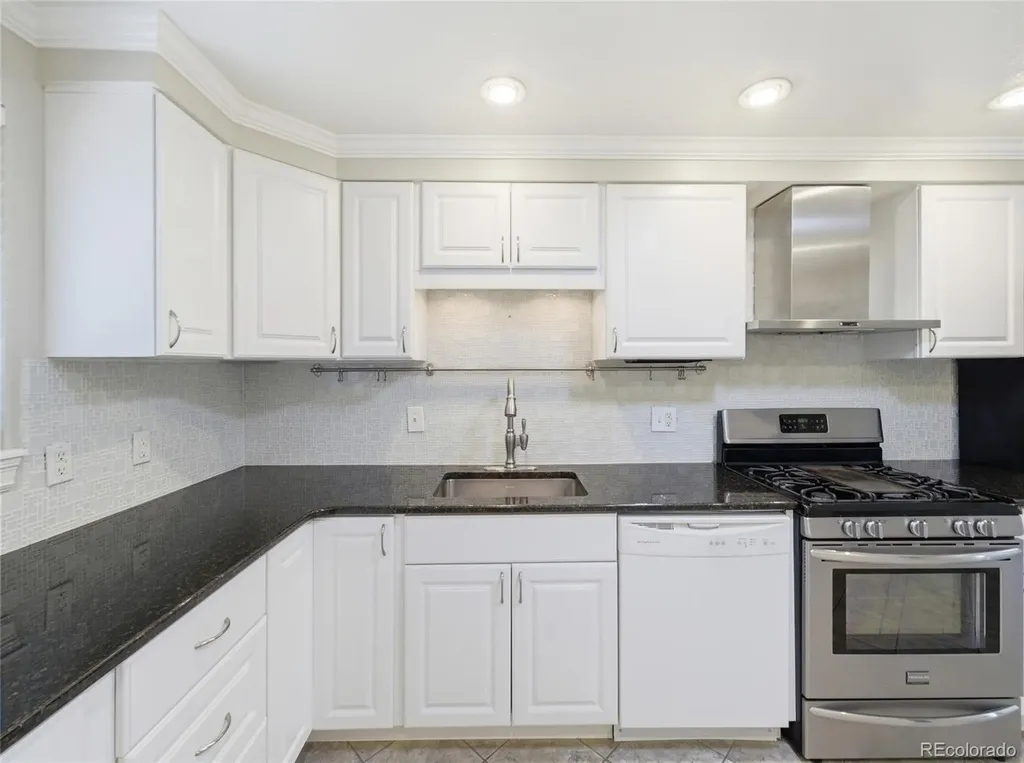 6651 E Ithaca Place Denver CO 80237