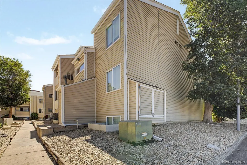 10712 E Exposition Avenue Aurora CO 80012