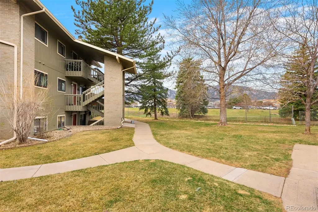 695 Manhattan Drive Boulder CO 80303