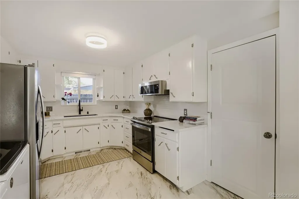1241 Vivian Street Longmont CO 80501