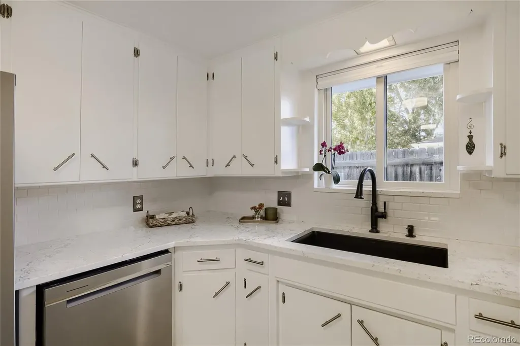 1241 Vivian Street Longmont CO 80501