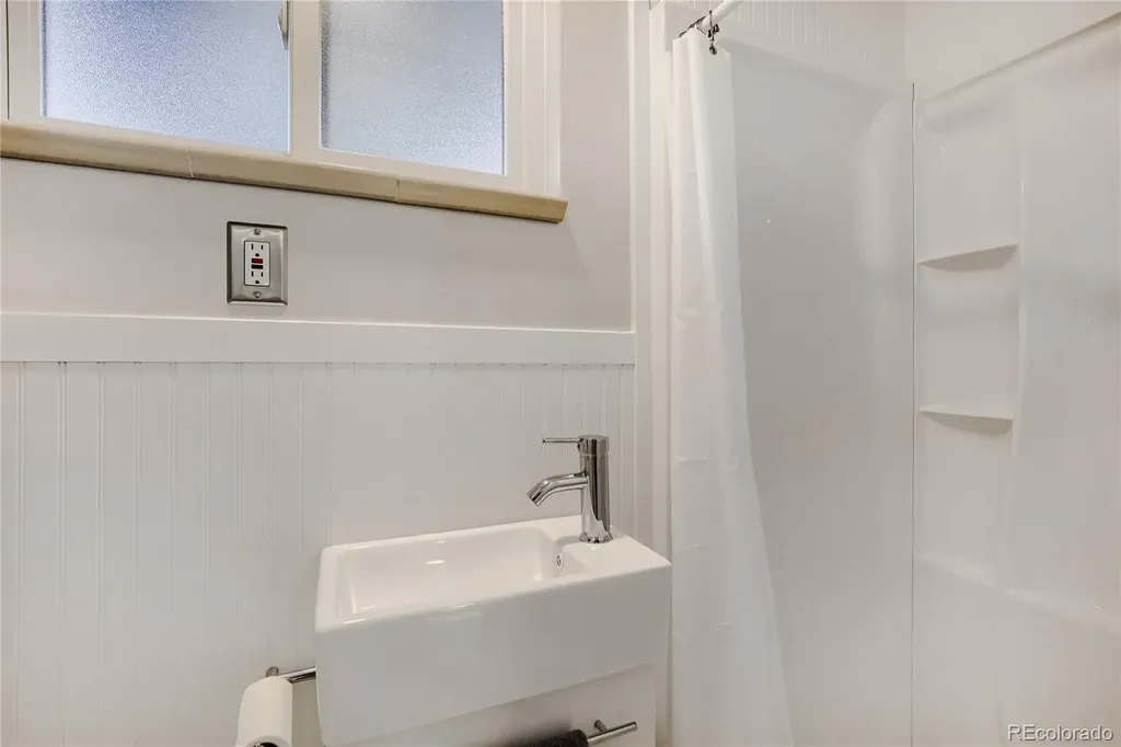 1241 Vivian Street Longmont CO 80501