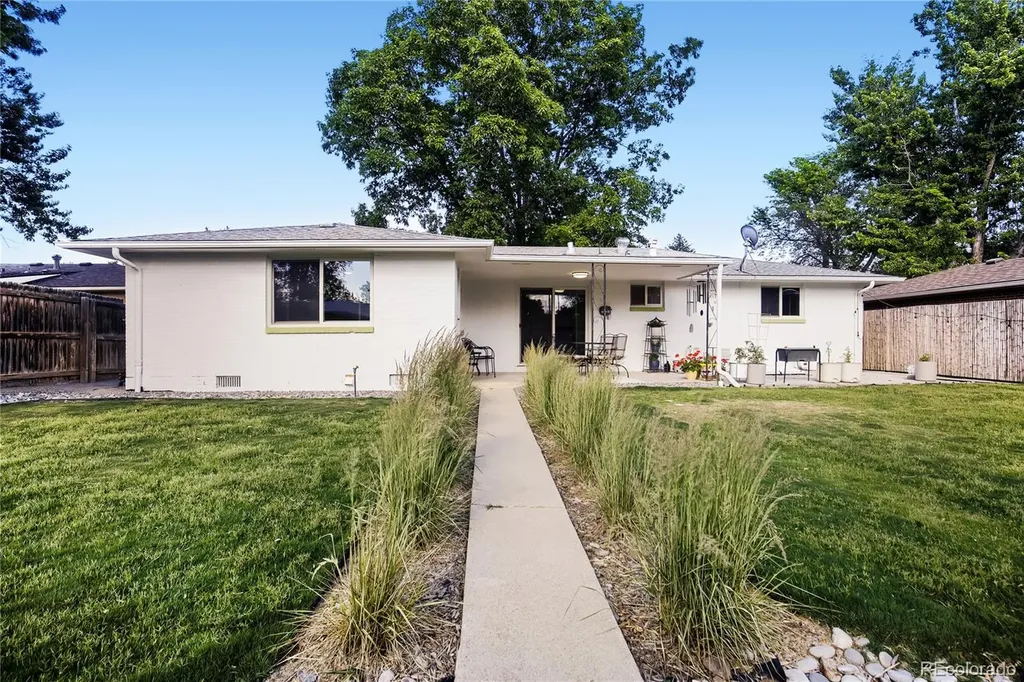 1241 Vivian Street Longmont CO 80501