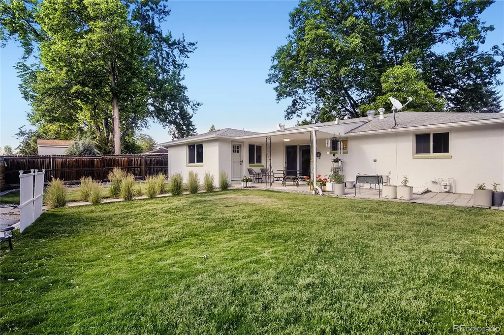 1241 Vivian Street Longmont CO 80501